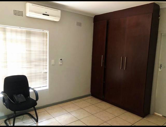 OFFICE FOR SALE IN ASTON MANOR